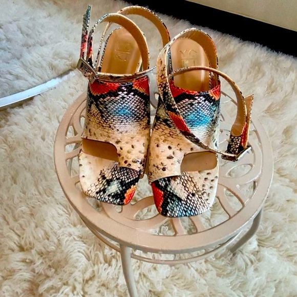 YOKI Colorful Snake Print Sandals SZ 7 - Picture 3 of 5
